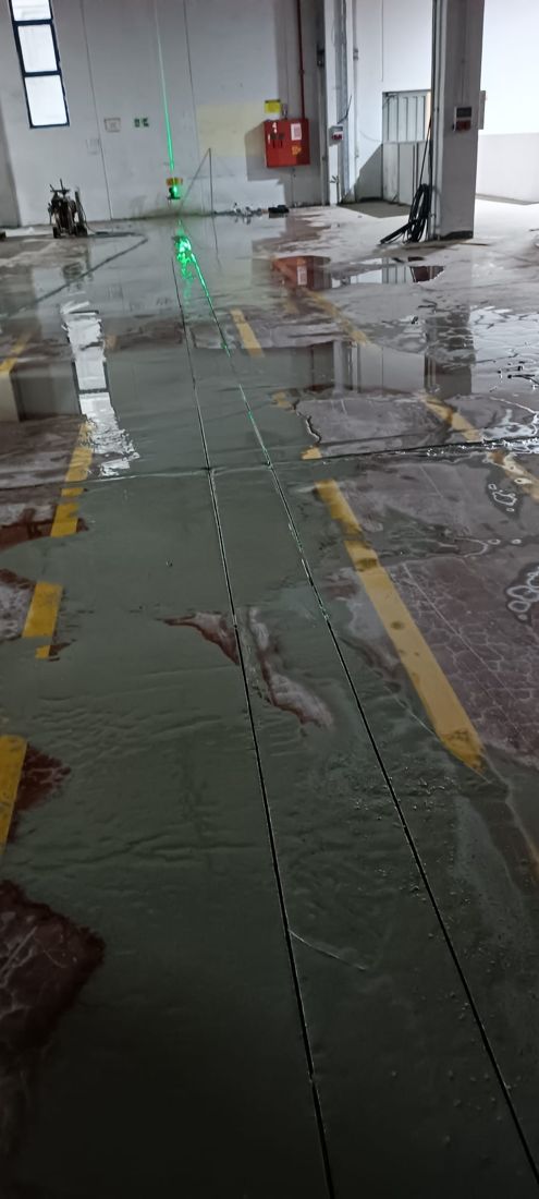 Islak zeminde lazer kılavuzlu kesim izi