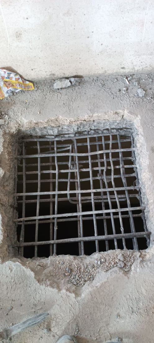 Zeminde açılmış menfez ve ızgara